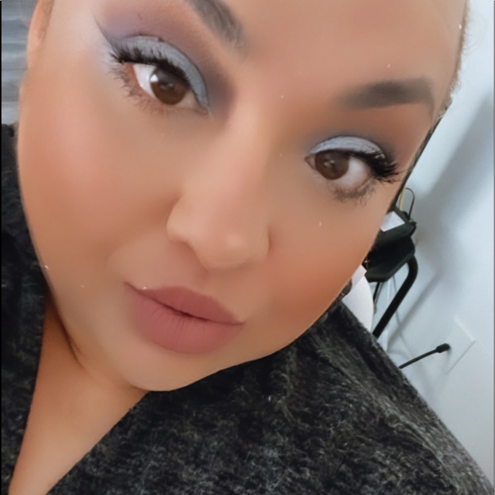 Meet your Posher, Roxana